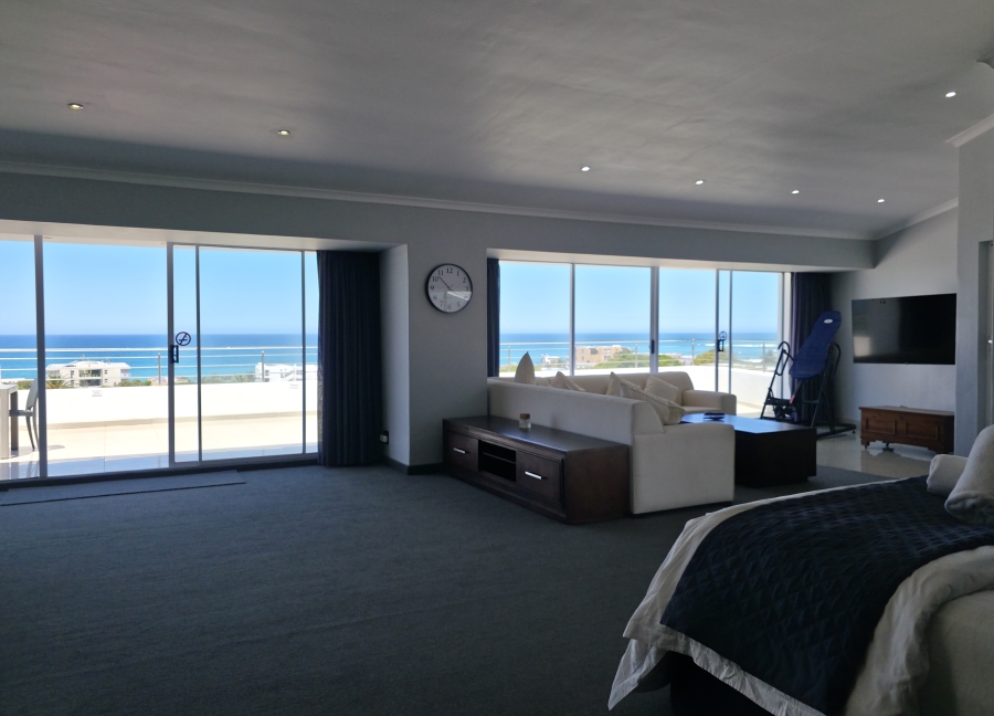 5 Bedroom Property for Sale in Jeffreys Bay Central Eastern Cape